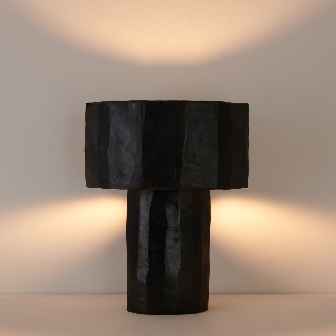 MERIDA BLACK TABLE LAMP